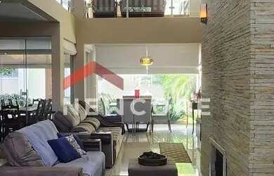 Imagem: A casa em condomínio possui 4 Dormitórios, 5 Banheiros, 5