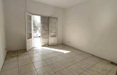 Imagem: A casa possui 5 Dormitórios, 2 Banheiros, 130m² de Área e