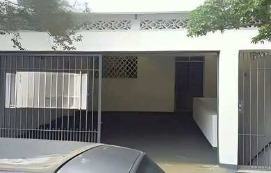 Imagem: O depósito à venda possui 2 Vagas na garagem e 373m² de Área