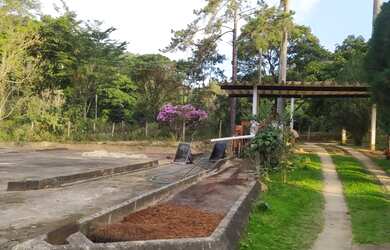 Imagem: A fazenda e está localizado em Aracê, Domingos Martins à