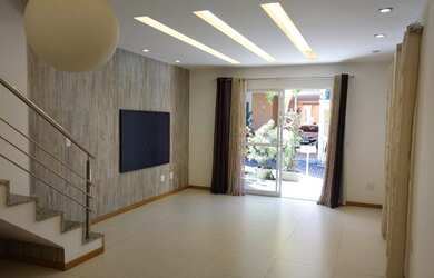 Imagem: A casa em condomínio possui 4 Dormitórios, 4 Banheiros, 1