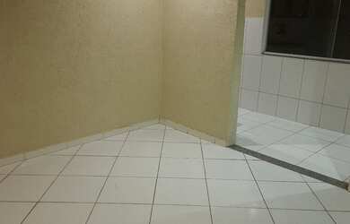 Imagem: A kitnet possui 1 Dormitório, 1 Banheiro e está localizado