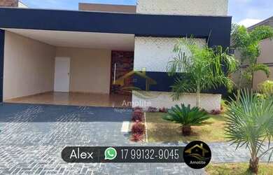 Imagem: A casa em condomínio possui 3 Dormitórios, 2 Banheiros, 4