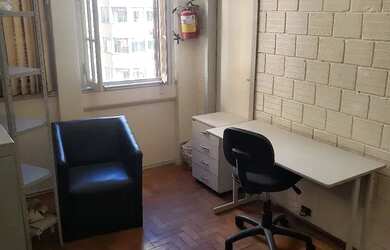 Imagem: O depósito possui 15m² de Área e está localizado em Centro