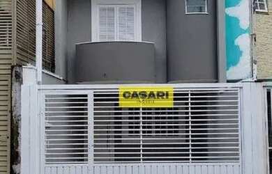 Imagem: A casa possui 3 Dormitórios, 3 Banheiros, 4 Vagas na garagem