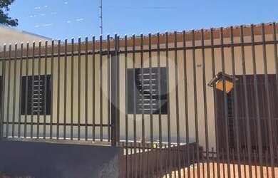 Imagem: A casa possui 1 Dormitório, 1 Banheiro, 120m² de Área e