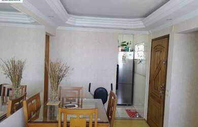 Imagem: O apartamento possui 3 Dormitórios, 1 Banheiro, 1 Vaga na garagem