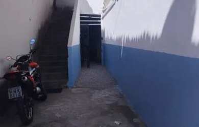 Imagem: A casa possui 1 Dormitório, 1 Banheiro, 1 Vaga na garagem e