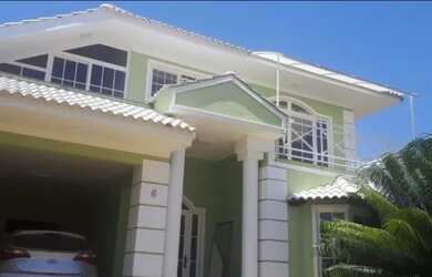 Imagem: A casa em condomínio possui 5 Dormitórios, 5 Banheiros, 5