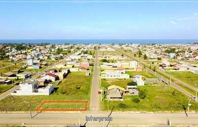 Imagem: O terreno à venda e está localizado em Balneário Gaivota