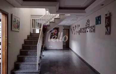 Imagem: A casa possui 4 Dormitórios, 3 Banheiros, 4 Vagas na garagem