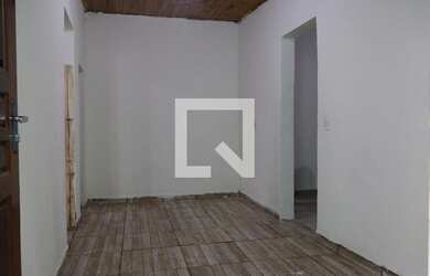 Imagem: A casa possui 1 Dormitório, 1 Banheiro, 65m² de Área e está