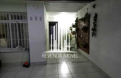 Imagem: A casa possui 2 Dormitórios, 2 Banheiros, 2 Vagas na garagem