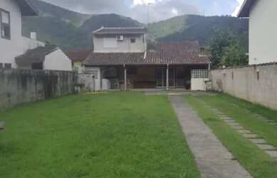 Imagem: A casa possui 1 Dormitório, 1 Banheiro e 384m² de Área e