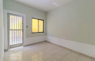 Imagem: A casa possui 1 Dormitório, 1 Banheiro e 50m² de Área e está