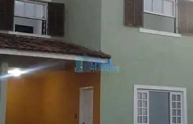 Imagem: A casa possui 3 Dormitórios, 3 Banheiros, 2 Vagas na garagem