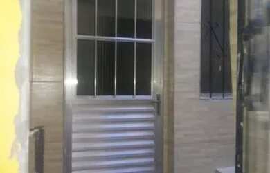 Imagem: A casa possui 1 Dormitório, 1 Banheiro e está localizado