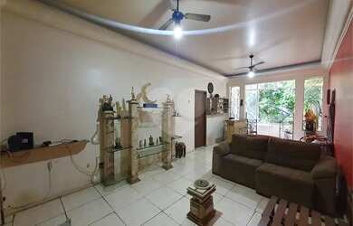 Imagem: O apartamento possui 3 Dormitórios, 1 Banheiro, 1 Vaga na garagem