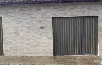 Imagem: A casa possui 3 Dormitórios, 1 Banheiro, 1 Vaga na garagem