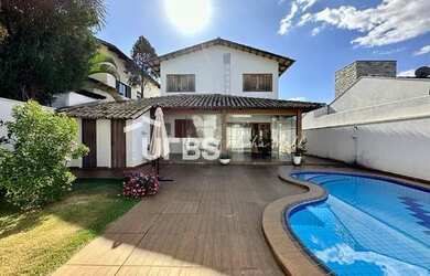 Imagem: A casa em condomínio possui 3 Dormitórios, 3 Banheiros, 4