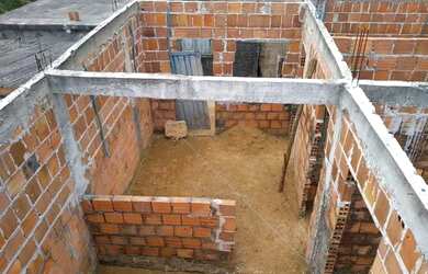 Imagem: A casa possui 2 Dormitórios, 1 Banheiro e está localizado