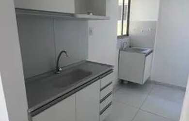 Imagem: O apartamento possui 2 Dormitórios, 1 Banheiro, 1 Vaga na garagem