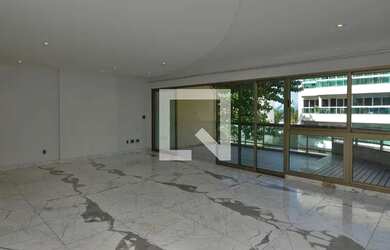 Imagem: O apartamento possui 4 Dormitórios, 5 Banheiros, 3 Vagas na