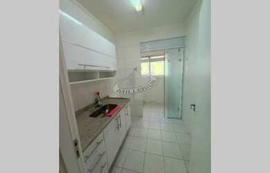 Imagem: O apartamento possui 2 Dormitórios, 1 Banheiro, 2 Vagas na