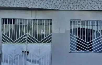 Imagem: A casa possui 3 Dormitórios, 3 Banheiros, 1 Vaga na garagem