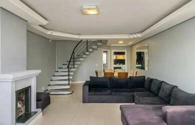 Imagem 3: Sobrado de 3 dormitórios e 4 vagas no Alto Petrópolis para alugar