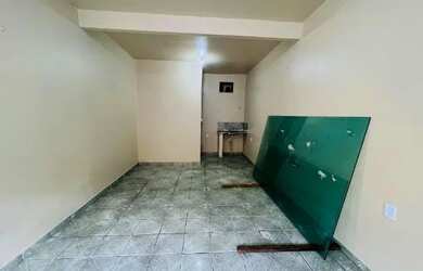 Imagem: A casa possui 1 Dormitório, 1 Banheiro, 32m² de Área e Imóvel