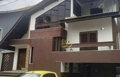 Imagem 2: Lindíssima Casa mobiliada para locação com 4 suítes, com área construída...