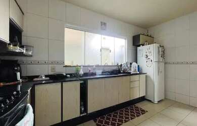 Imagem 3: Sobrado em Uvaranas Localização Previlegiada