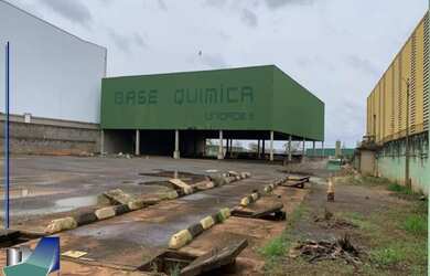 Imagem: O depósito possui 5 Vagas na garagem e 10000m² de Área e