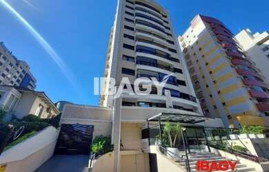 Imagem: O apartamento possui 3 Dormitórios, 1 Banheiro, 2 Vagas na