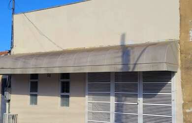 Imagem: A casa possui 2 Dormitórios, 2 Banheiros, 1 Vaga na garagem