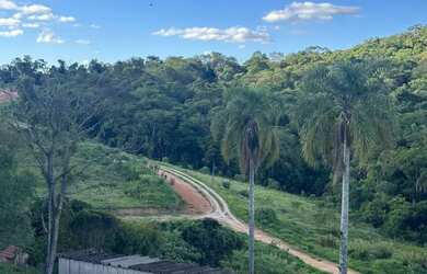 Imagem 1: Oportunidade única!** Terreno em Ibiúna, água, energia e natureza. Venha visitar!