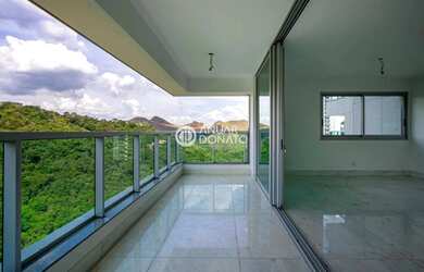 Imagem: O apartamento possui 4 Dormitórios, 5 Banheiros, 5 Vagas na