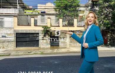 Imagem: A casa possui 4 Dormitórios, 2 Banheiros, 2 Vagas na garagem