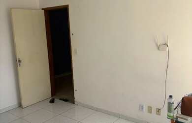 Imagem: O apartamento possui 2 Dormitórios e 1 Banheiro e está localizado