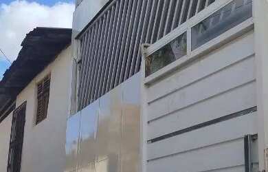 Imagem: A casa possui 2 Dormitórios, 2 Banheiros e está localizado