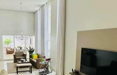 Imagem: A casa em condomínio possui 3 Dormitórios, 3 Banheiros, 200m²