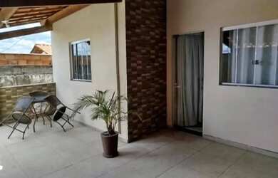 Imagem: A casa possui 2 Dormitórios, 1 Banheiro, Imóvel novo e está