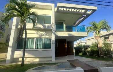 Imagem: A casa em condomínio possui 4 Dormitórios, 5 Banheiros, 1