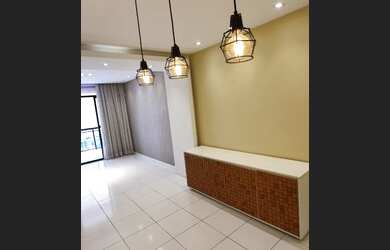 Imagem: O apartamento possui 3 Dormitórios, 2 Banheiros, 2 Vagas na