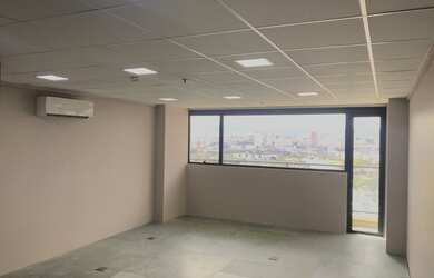 Imagem: O depósito possui 1 Vaga na garagem, 45m² de Área e está