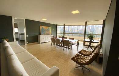 Imagem: O apartamento possui 4 Dormitórios, 5 Banheiros, 4 Vagas na