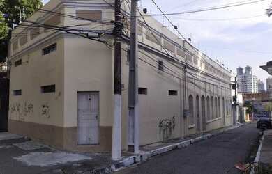 Imagem: A casa possui 5 Dormitórios, 4 Banheiros, 350m² de Área e