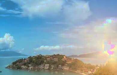 Imagem: A casa possui 3 Dormitórios, 2 Banheiros, 4 Vagas na garagem