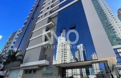 Imagem: O apartamento possui 4 Dormitórios, 5 Banheiros, 2 Vagas na